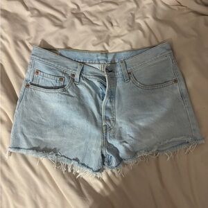 Levi’s short shorts